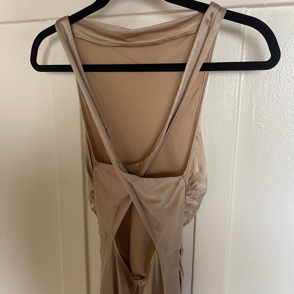 NWOT Reformation Reformation Casette Silk Maxi Dress in Sand Tan - size 6 - Picture 4 of 13